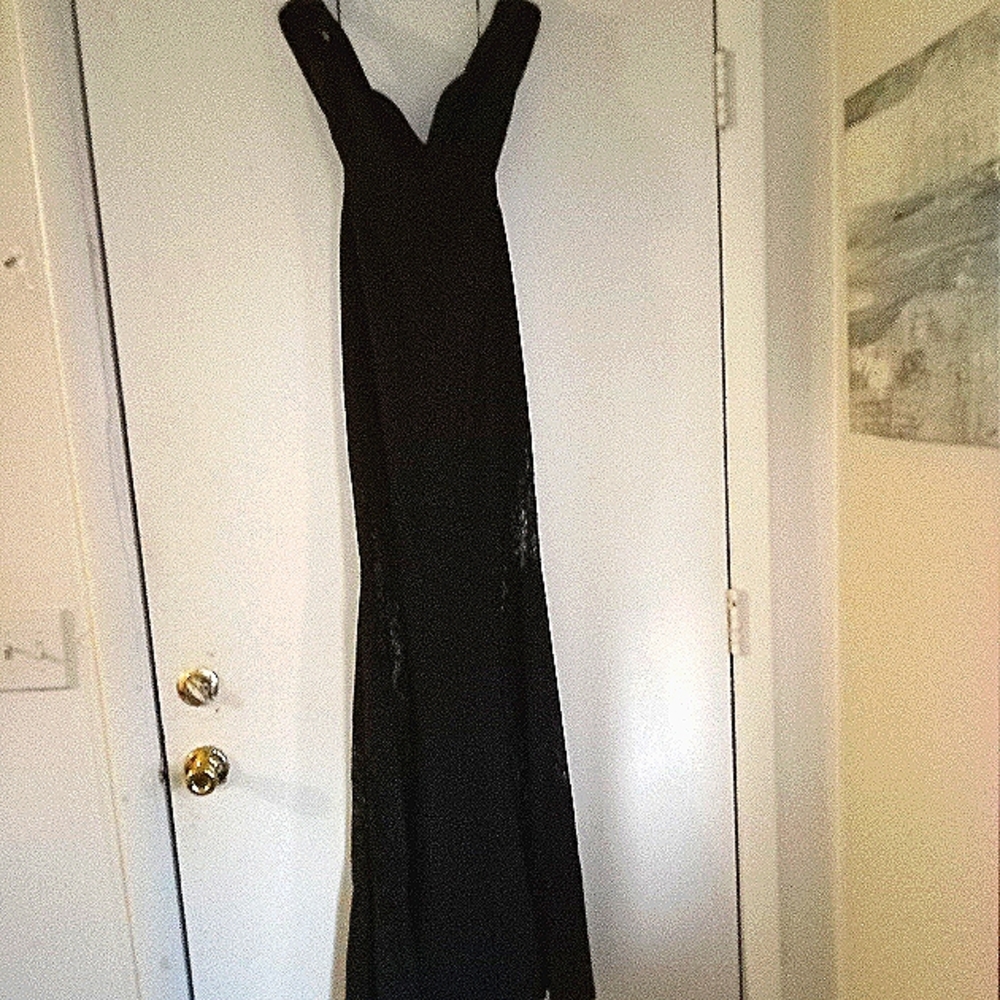Elegant Black Maxi Gown with Sweetheart Neckline for Cocktail